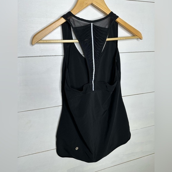 lululemon athletica Tops - Lululemon Vent It Out Singlet in black -Size 2/4